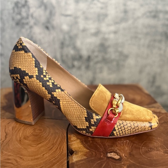 TORY BURCH loafers Stylish Snake Print Heels with Gold Accent - Picture 8 of 14